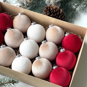 CHRISTMAS ORNAMENTS MIX | Christmas Red, Beige, Vanilla - 15 Units Set | Handmade Velvet Balls, Home Tree Decoration