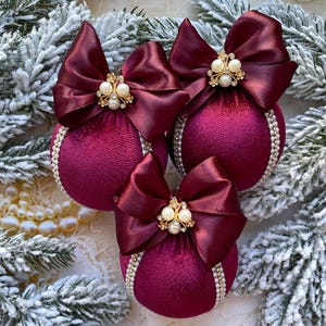 Velvet Christmas Ornaments Burgundy – Luxury Christmas Tree Decorations with Pearls and Rhinestones – Vintage Holiday Ornaments Set 2025