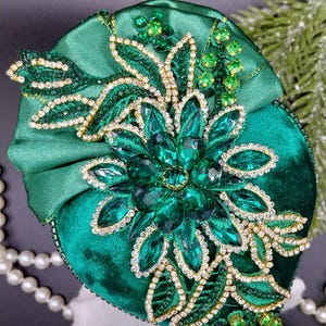 Emerald Green Velvet Heart Ornament | Luxury Crystal Christmas Decoration | Handmade Holiday Home Decor Gift